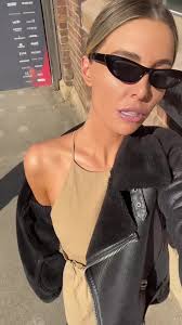 Stunning Fashion Week Look Without a Photographer