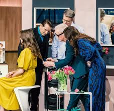 Im gegenzug erhalten die investoren unternehmensanteile, die sich natürlich möglichst bald rentieren sollen. Die Hohle Der Lowen So War Die Erste Folge Der Funften Staffel Welt