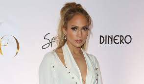 Судя по фото с последнего концерта, дженнифер лопес продолжает выступать так же, как она выступала 20 лет назад. 49 Letnyaya Dzhennifer Lopes Vypyatila Appetitnye Formy Shou Biznes Dni Ru