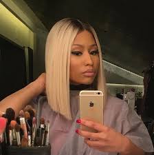 Black And Blonde Bob Hairstyles Scene Nicki Minaj S Blunt Blonde Bob Blonde Blunt Bob Honey Blonde Hair Hair Styles