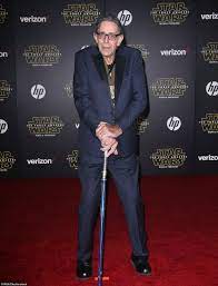 Original Star Wars Cast Reunite At Premiere For Force Awakens Star Wars Cast Star Wars Chewbacca Peter Mayhew