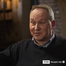 W cyklu 𝙇𝙪𝙙𝙯𝙞𝙚 𝙏𝙚𝙡𝙚𝙬𝙞𝙯𝙟𝙞 oczywiście nie mogło zabraknąć  przedstawiciela świata sportu❗🏐🏊‍♀️🥅 O kulisach dziennikarstwa  sportowego oraz przygodach wydawcy transmisji największych imprez, w  rozmowie z ...