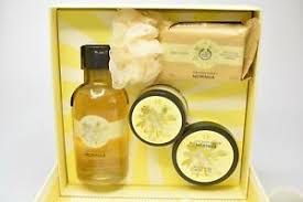 It is all about making wishes come true with our best beauty,body care, skin care & makeup gifts selection ever! The Body Shop Moringa Festive Picks Small Gift Set Brand New 5028197780159 Ebay