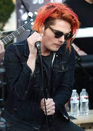Pin By Noi Co On Gerard Way Gerard Way My Chemical Romance Gerard And Frank