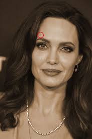 鳥肌モノの的中率 話題の芸人がハリウッドセレブのホクロを占う beauty ビューティ spur セレブ ハリウッドセレブ ハリウッド