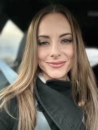 Beautiful spring is here in Bayside. What a magnificent magnolia tree in  John Golden Park. Hope you will get a chance to stop by and enjoy it. Stay  positive. Act peace. |