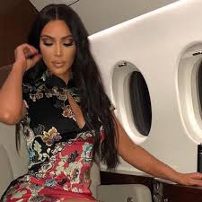 Kim kardashian shares first photo of baby psalm with his eyes open. Revelan Detalles De Psalm West El Cuarto Hijo De Kim Kardashian Nacion Rex