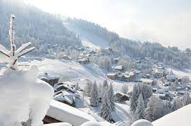 Les températures moyennes les plus importantes apparaissent au mois de de juillet. Les Carroz D Araches Avis Station Ski Domaine Meteo Sejour