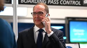 Bombendrohne in Leipzig: Sprach Dobrindt „verschlüsselt“ über Putin? — BILD