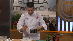 Vuelve a televisión española masterchef, el talent show más duro del mundo, donde 15 aspirantes luchan por conseguir su sueño, dedicarse profesionalmente a la cocina. El Filon De Masterchef Campamentos Libros Y Hasta Un Palomitero