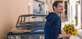 The loafer) is a 2018 italian adventure fiction comedy film2 directed by gennaro nunziante, and starring fabio rovazzi. Il Vegetale Uci Cinemas