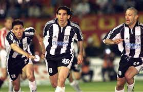 Σε κάθε περίπτωση ο ολυμπιακός φτάνει στην αναμέτρηση στοχεύοντας στο 19ο νταμπλ της ιστορίας του, ενώ ο παοκ θα επιχειρήσει να κερδίσει το τρόπαιο για 4η φορά τα πέντε τελευταία χρόνια. H Katakthsh Toy Kypelloy Apo Ton Paok To 2001 Podosfairo Kypello Elladas Gazzetta Gr