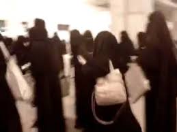 قال الدكتور محمد المحرصاوى رئيس جامعة الأزهر، نائب رئيس المنظمة العالمية إن الإرهاب لا دين له ولا وطن، وعندما نتحدث عن «دور خريجي الأزهر في ترسيخ الوسطية والاعتدال وتعزيز الأمن الفكري»؛ فالأزهر هو منبع الوسطية. Ø¬Ø§Ù…Ø¹Ø© Ø§Ù„Ø§Ù…Ø§Ù… Ù…Ø­Ù…Ø¯ Ø¨Ù† Ø³Ø¹ÙˆØ¯ Ù„Ù„Ø¨Ù†Ø§Øª ÙˆØ¥Ø´Ø¢Ø¢Ø¹Ù‡ Ø§Ù„Ø­Ø±ÙŠÙ‚ Youtube