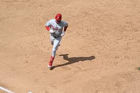 Former Phillies infielder announces immediate retirement from MLB at 30 -  Yahoo Sports