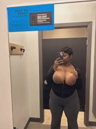 Random twitter hoes - ShesFreaky