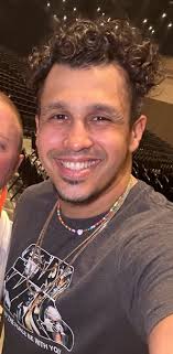 Awww so cool. Erik ❤️❤️❤️❤️❤️ They love their fans. 😊😊