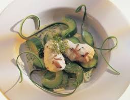 Fischnockerl Von Der Attersee Forelle Mit Gurkengemuse Rezept Rezept Nockerl Rezepte Gurke Gemuse