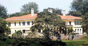 Kenya's most expensive home (costing around kes 600, 000, 000 or $ 6 500 000, which at the current exchange rate would set you back n2.6 billion) is located at the heart of the magnolia hills estate located in the lush suburbs of kitusuru, nairobi. Here Are Some Of The Most Expensive Houses In Kenya