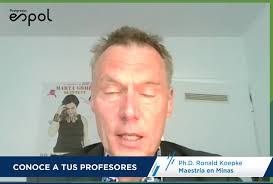 Conoce a tus profesores de la Maestría en Minas #PostgradosEspol ⚒️👷👷‍♀️,  Él es el PhD. Ronald Koepke y desde Alemania 🇩🇪 nos cuenta cómo ha sido  su experiencia el nuestro programa como docente ✨y ...