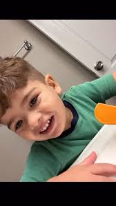 Hoje o parabéns vai pro meu pequeno! Toda vez que chega essa data, eu  começo a pensar em tudo que você representa pra mim, o quanto me fez  crescer, o descobrimento de um amor inigualável. Agradeço ...