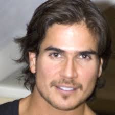 Daniel Arenas platica contigo en exclusivo video chat