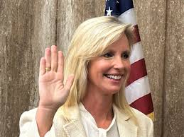 Laura Capps takes early seat