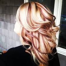Doing burgundy highlights it's very similar to doing regular ones, but with some extra steps. Burgundy Highlights In Blonde Hair Novocom Top