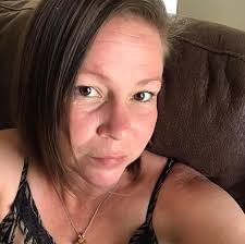 What keto-friendly food options are available at Texas Road House?