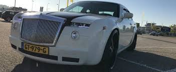 Henry royce había fundado una fábrica de equipos eléctricos y. Masina Perfecta Pentru Nuntile De Prost Gust Are Grila De Rolls Royce Si Tocmai A Fost