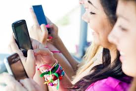 Cele mai recente modele de telefon. BÄƒrbaÅ£ii Nu Pot Sta Departe De Telefonul Mobil AratÄƒ Un Experiment