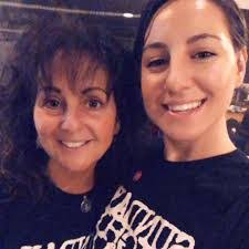 Lynn Sasso's Instagram, Twitter & Facebook