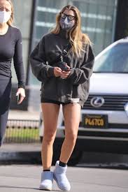 All images that appear on the site are copyrighted to their respective owners and sawfirst.com claims no credit for them unless otherwise noted. Celebrity Legs