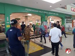 Pastikan anda menempah hotel di langkawi yang berhampiran dengan tempat shopping kerana senang mahu mengangkat barang. Kompleks Hig Tak Sah Kalau Tak Menarik Di Langkawi Facebook