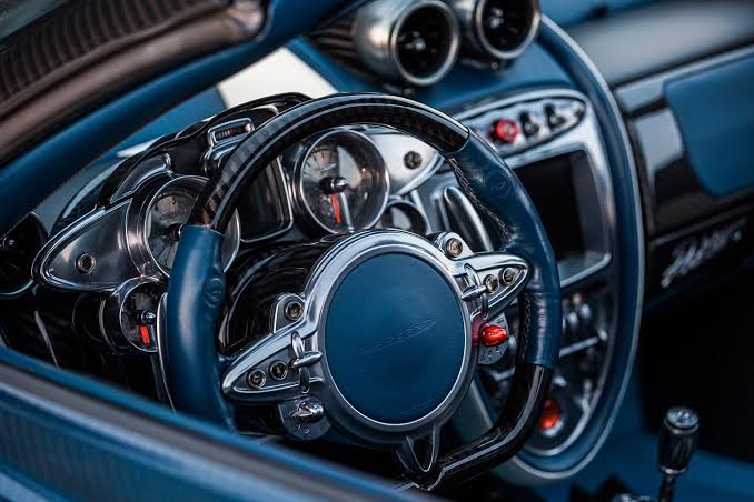 Pagani Huayra Interior