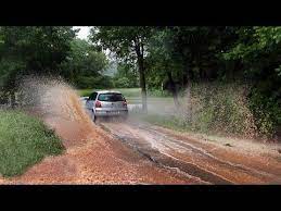 Vor allem im raum schorndorf hatten polizei und feuerwehr viel zu tun. Unwetter Und Hochwasser Im Rems Murr Kreis Youtube