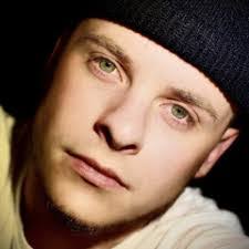 Ash Nelson's Instagram, Twitter & Facebook