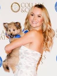 Sister of griffin castillo, formerly married to jake martin and married to tad martin, as of september 2011 she was pregnant with david hayward's baby. Amanda Holden Wikipedia
