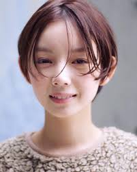 hironori okadaさんはinstagramを利用しています オトナのショートボブ ノーズラインの前髪は さりげなく大人感を出し さりげなく女子力を上げ さりげなく小顔効果をもたらします 髪もメイクもファッションも さりげなくが心地 hair beauty hairstyle hair