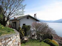 Stabile/palazzo in vendita da privato a pino sulla sponda del lago maggiore via angelo baroggi 19. Case In Vendita Con Vista Sul Lago Maggiore
