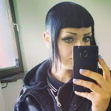 Chelsea Before Bleaching Frau Pony Frisuren