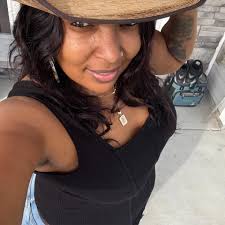 We are pleased to announce for the Class of 2020, the Valedictorian, Diya  Shreenath, and the Salutatorian, Connor Bauer. Congratulations to both of  these outstanding students. We are so proud of you!