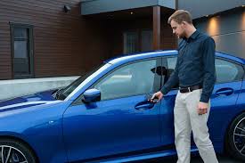 Thankfully, there are other ways of solving this issue. Apple Carkey Will Unlock Your Car With An Iphone Car Magazine