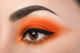 Dengan cara ini makeup anda akan tetap bertahan lebih lama. Nggak Percaya Diri Dengan Mata Sipit Inilah 4 Cara Makeup Agar Matamu Terlihat Besar Dan Natural