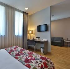 It is equipped with meeting rooms, a nice italian restaurant, and parking. Best Western Falck Village Hotel Where To Sleep Milan