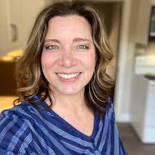 Is it normal for sourdough starter to deflate after feeding?