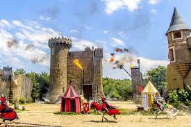 Winds variable at 12 to 20 mph (19.3 to 32.2 kph) (19.3 to 32.2 kph). Meteo Puy Du Fou Les Epesses France Pays De La Loire Previsions Meteo Gratuite A 15 Jours La Chaine Meteo