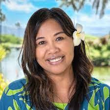 Danielle Newhouse's Instagram, Twitter & Facebook