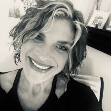 Laura Lyra Healing added a new photo.