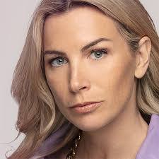 Adele Reeves's Instagram, Twitter & Facebook