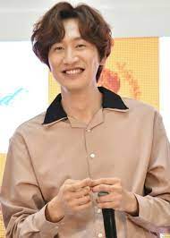 » lee kwang soo » profile, biography, awards, picture and other info of all korean actors and (if you have any lee kwang soo pics want to share with other fans, please write down the link of i think lee kwang soo born in 1985 not 1987? Lee Kwang Soo Grosse Gewicht Alter Korperstatistik